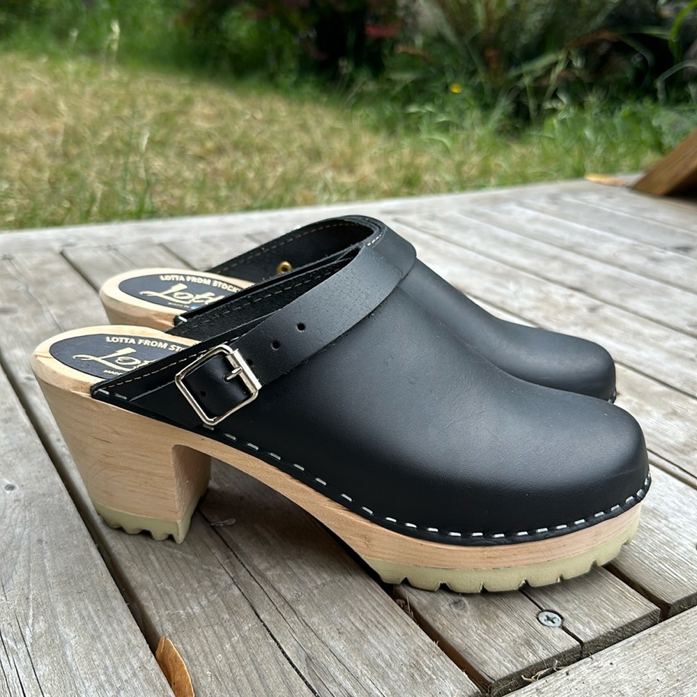 Lotta’s Swedish Clog in Black Leather Size 40